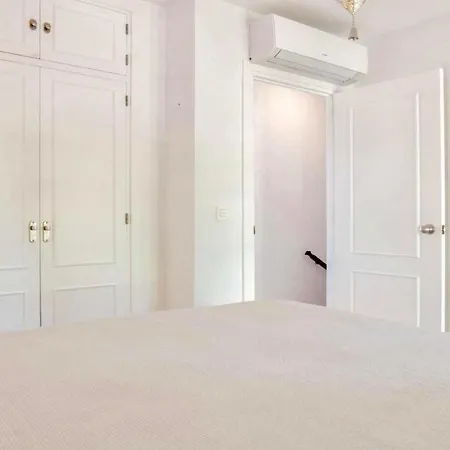 Villa Stylish 2br Modern House Next To Puerto Banus By Rafleys, Private Pool, Wifi Marbella